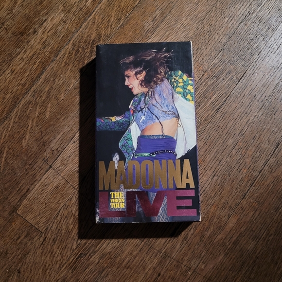 Madonna like a virgin tour fold out vhs - Picture 2 of 7